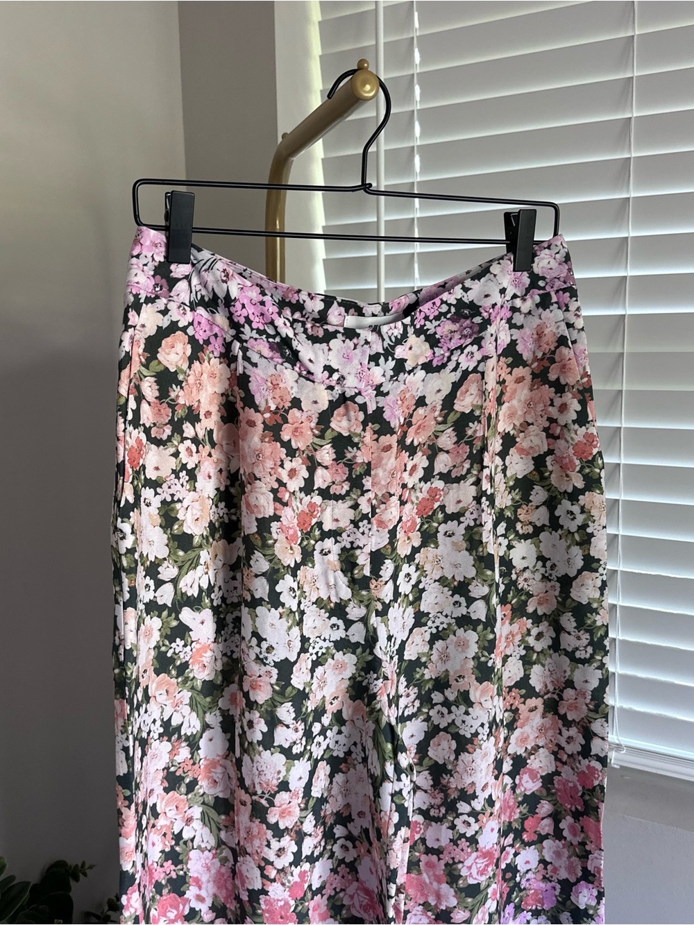 REISS Floral Wide-Leg Pants in Blue and Pink - Picture 2 of 8